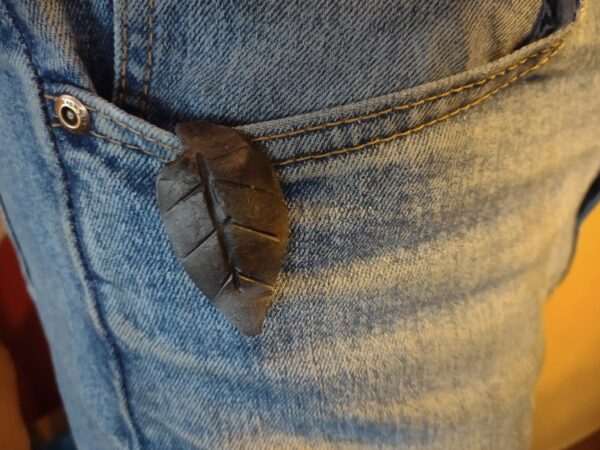 Leaf Pocket Keychain - Image 4