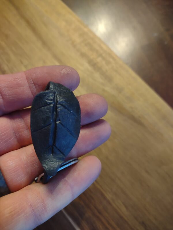Leaf Pocket Keychain - Image 2