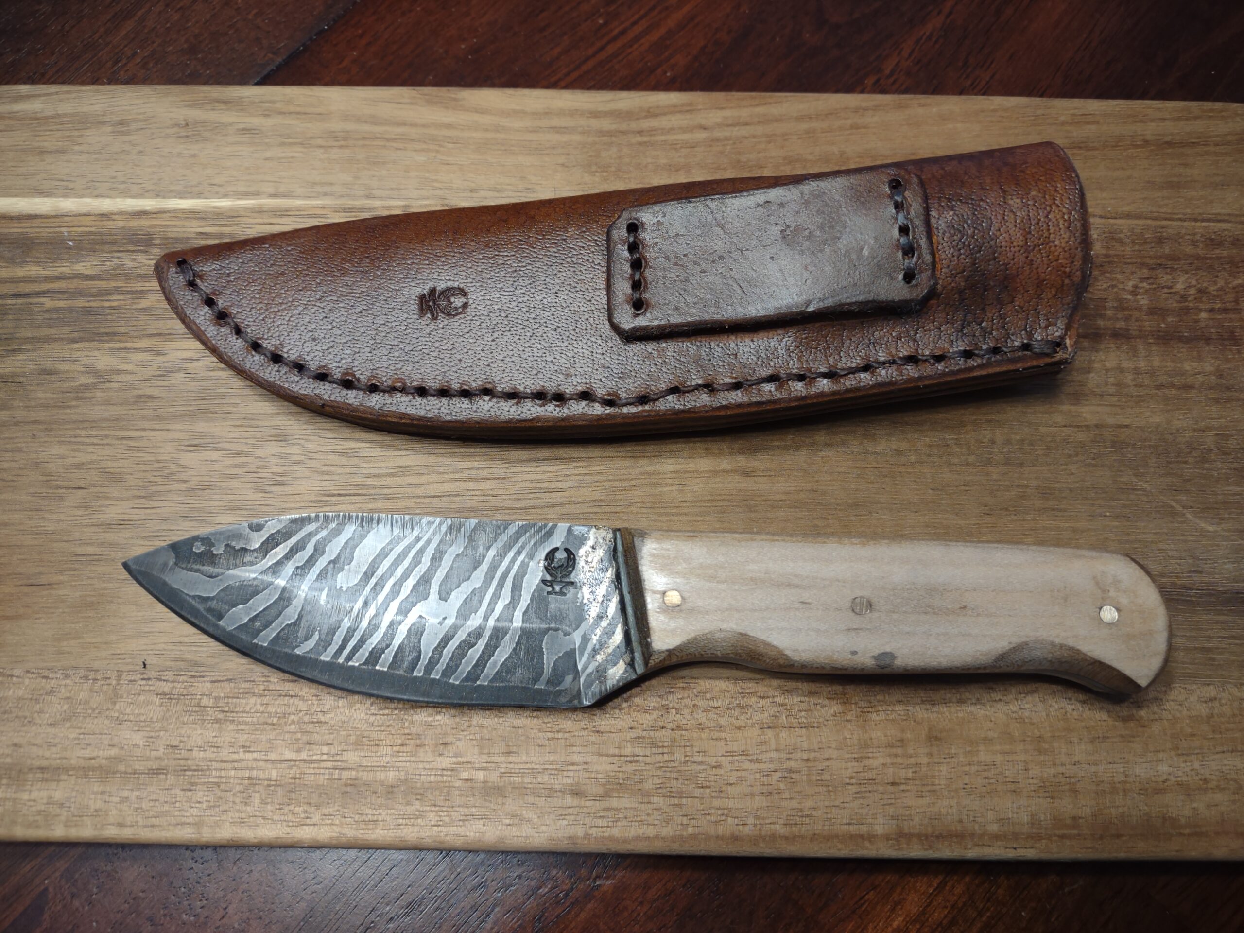 10 Layer Twister Pattern Damascus Skinner - Image 3